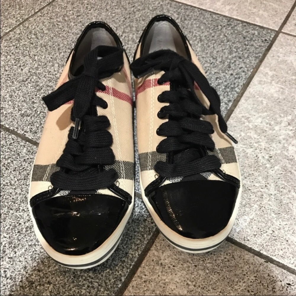 Burberry shoes